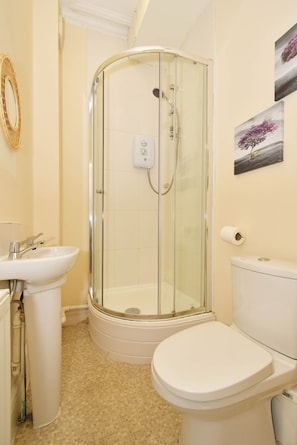 Miscellaneous - Townhouse @ 178 Ruskin Road Crewe (Crewe)