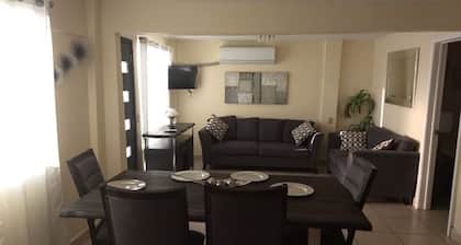 Beautiful House on 2nd Floor (Close to the airport!)