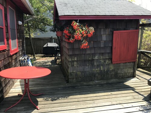 Airy Wooden Beach House with Big Private Deck, close to Atlantic Ocean Beach or gentler bay swimming. 