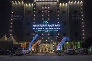 Fasade – kveld/natt