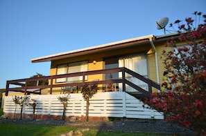 Exterior - Waitomo Big Bird Retreat (Waitomo)