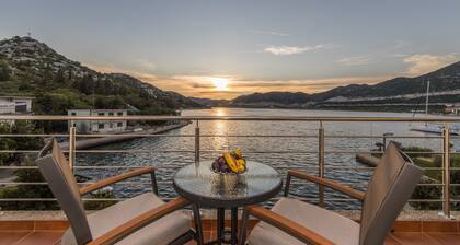 Apartments Ema-Comfort Two Bedroom Apartment with Sea View