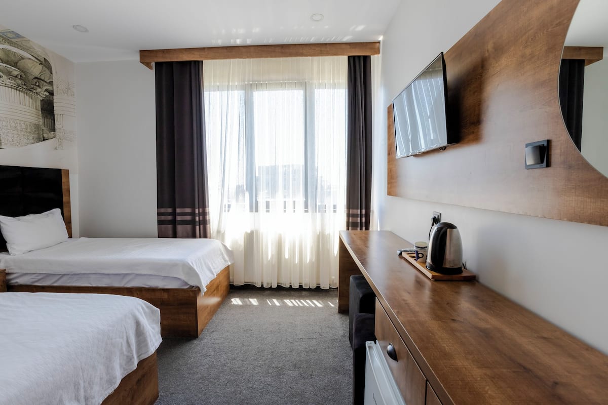 1 bedroom, Egyptian cotton sheets, premium bedding