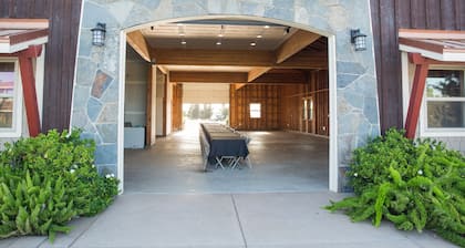 Water / Ranch setting with all the city amenities