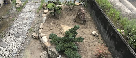 Traditional-Vierbettzimmer, Gartenblick (Japanese Style) | Blick auf den Garten
