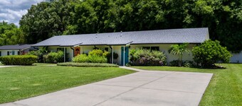 Lake Cottage Minutes from Downtown Mount Dora!