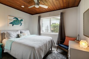2 bedrooms, iron/ironing board, travel crib, free WiFi - Lake Cottage Minutes from Downtown Mount Dora! (Mount Dora)