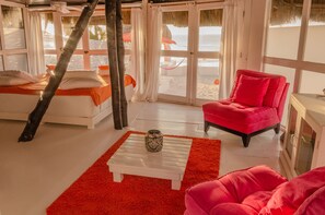 Hypo-allergenic bedding, in-room safe, free WiFi, bed sheets - Shambala Petit Hotel (Tulum)