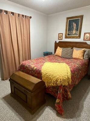 3 bedrooms, iron/ironing board, bed sheets