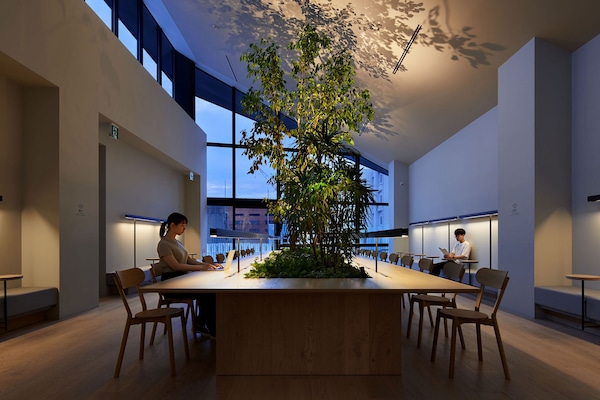 Lobby lounge