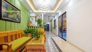 Quầy tiếp tân