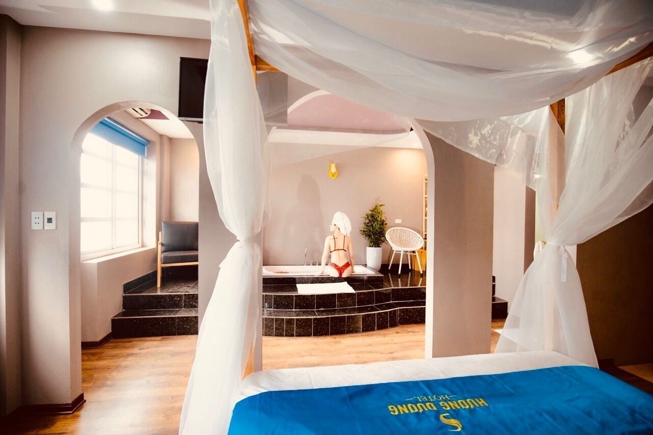 Nászutas szoba | Íróasztal és laptophoz jól használható munkafelület