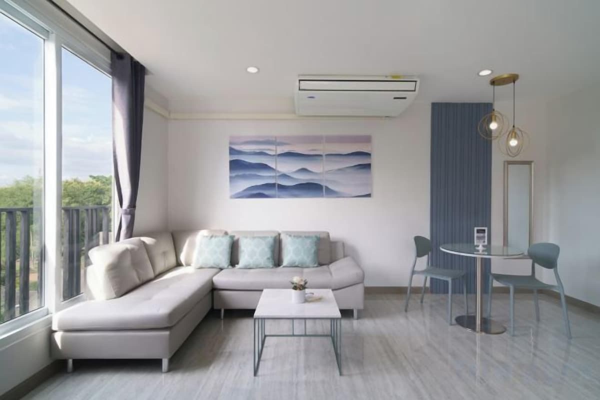 Living area | TV
