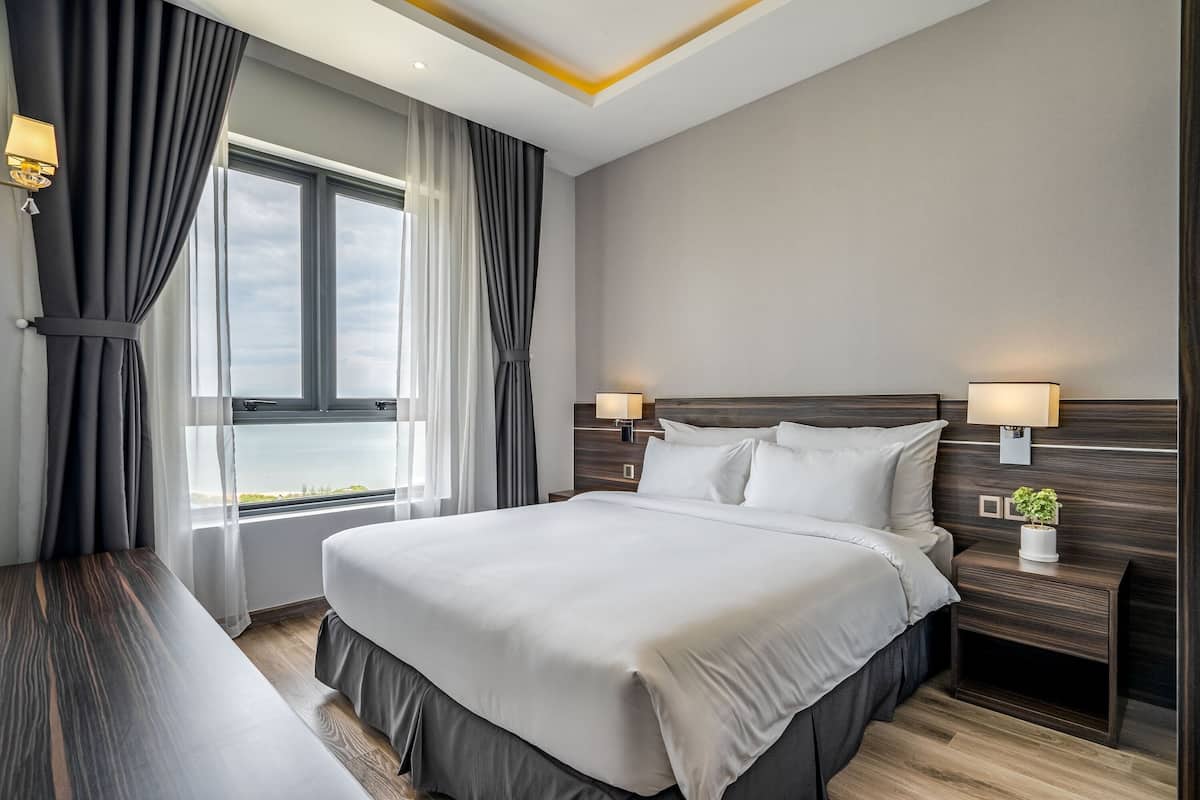 Frigobar, cofres nos quartos, Wi-Fi de cortesia, roupa de cama