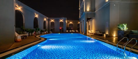 Outdoor pool, open 6:00 AM to 7:00 PM, pool umbrellas, sun loungers