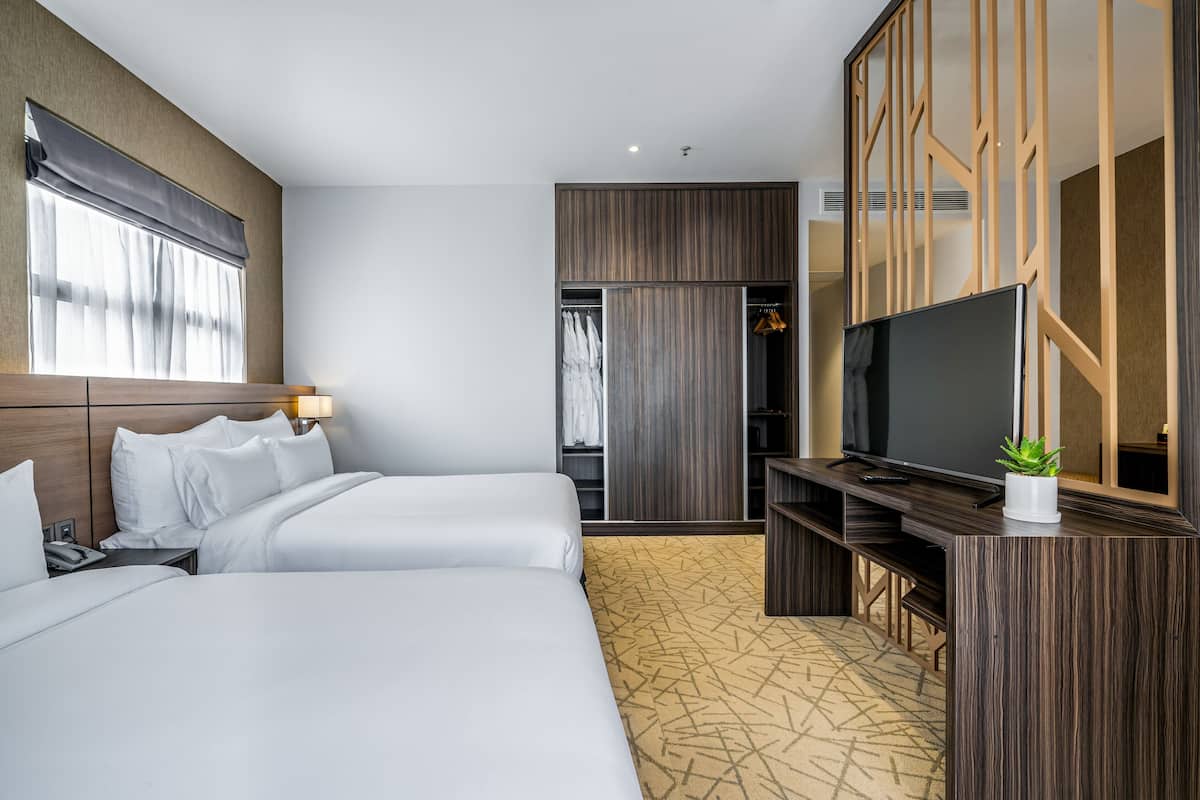 2 camere, minibar, cassaforte in camera, una scrivania