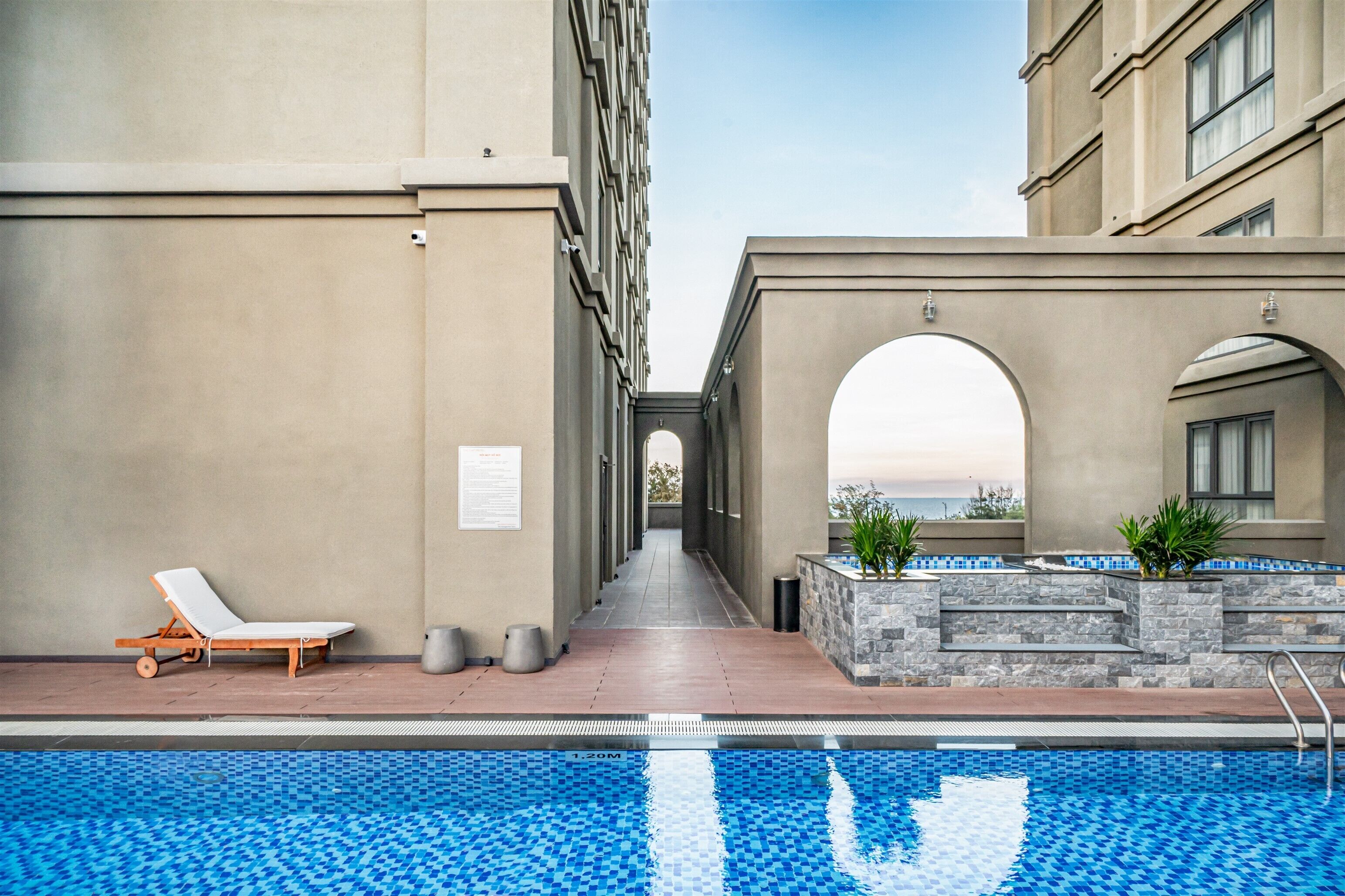 Outdoor pool, open 6:00 AM to 7:00 PM, pool umbrellas, sun loungers
