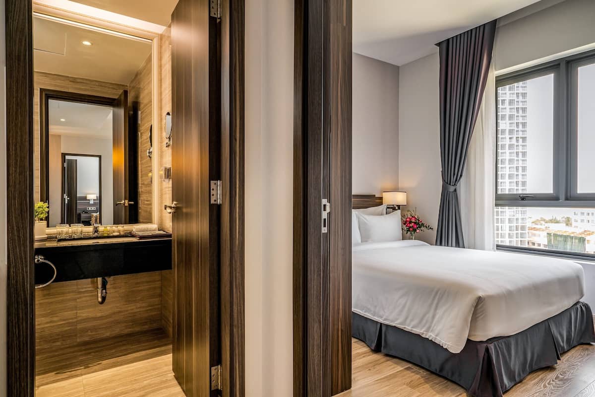 Frigobar, cofres nos quartos, Wi-Fi de cortesia, roupa de cama