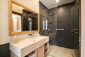 Villa, 4 Bedrooms | Bathroom | Shower, rainfall showerhead, free toiletries, hair dryer - Villa D'Kali 999 (Seminyak)