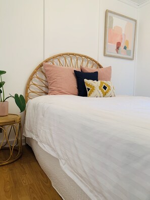 4 chambres, fer et planche à repasser, lit de bébé portatif, Wi-Fi
