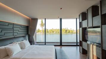 3 bedrooms, in-room safe, iron/ironing board, WiFi