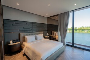 3 bedrooms, in-room safe, iron/ironing board, WiFi