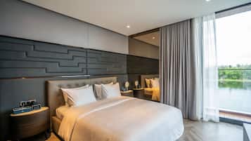 3 bedrooms, in-room safe, iron/ironing board, WiFi