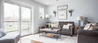 Hygge |3BD Townhome|Downtown|Wineries|Beaches