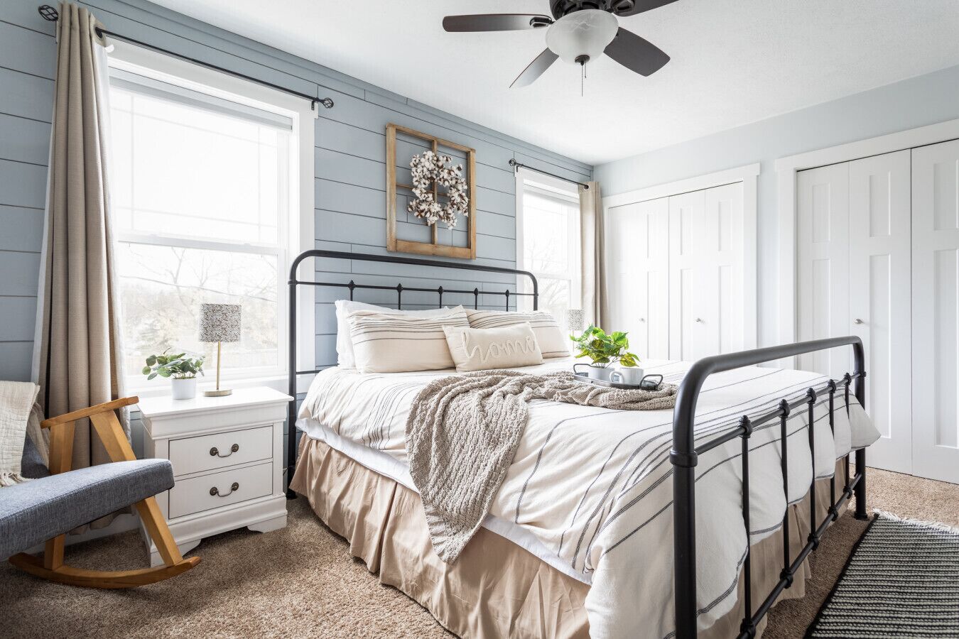 3 Schlafzimmer, Schreibtisch, Bügeleisen/Bügelbrett, Reisekinderbett