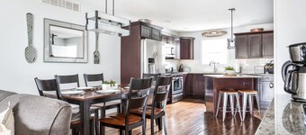 Hygge |3BD Townhome|Downtown|Wineries|Beaches