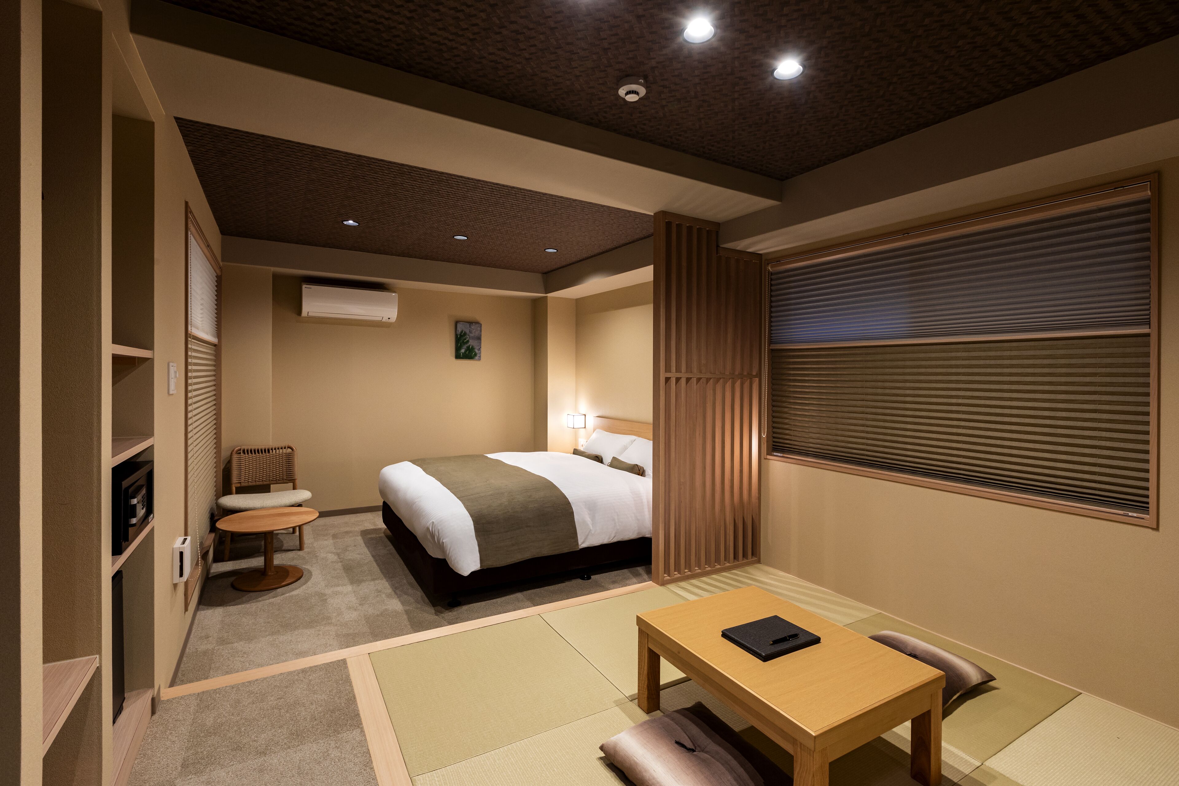 Queen Room with Tatami A | Down comforters, desk, free WiFi, bed sheets