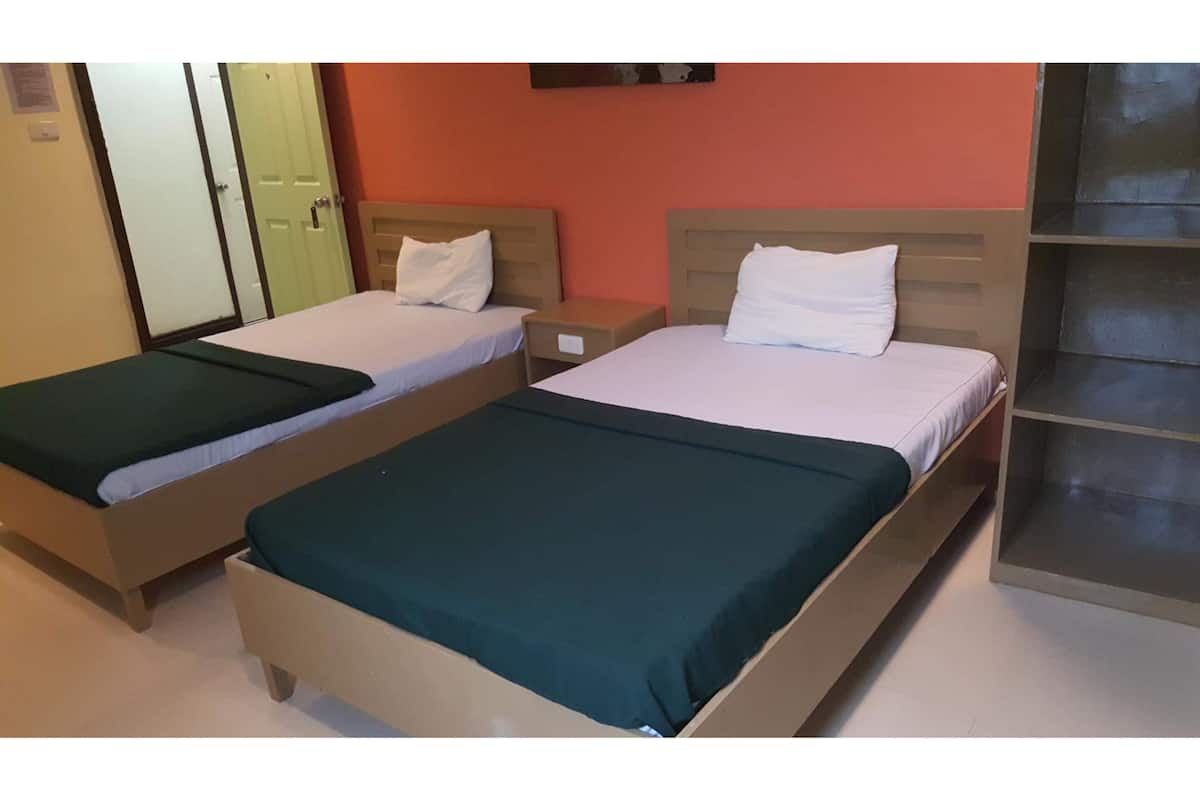 Standard Triple Room | WiFi (free), bed sheets