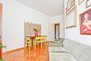Living area - BigFamilyFlats - Spanish Steps appartment - max 11 people  (Roma)