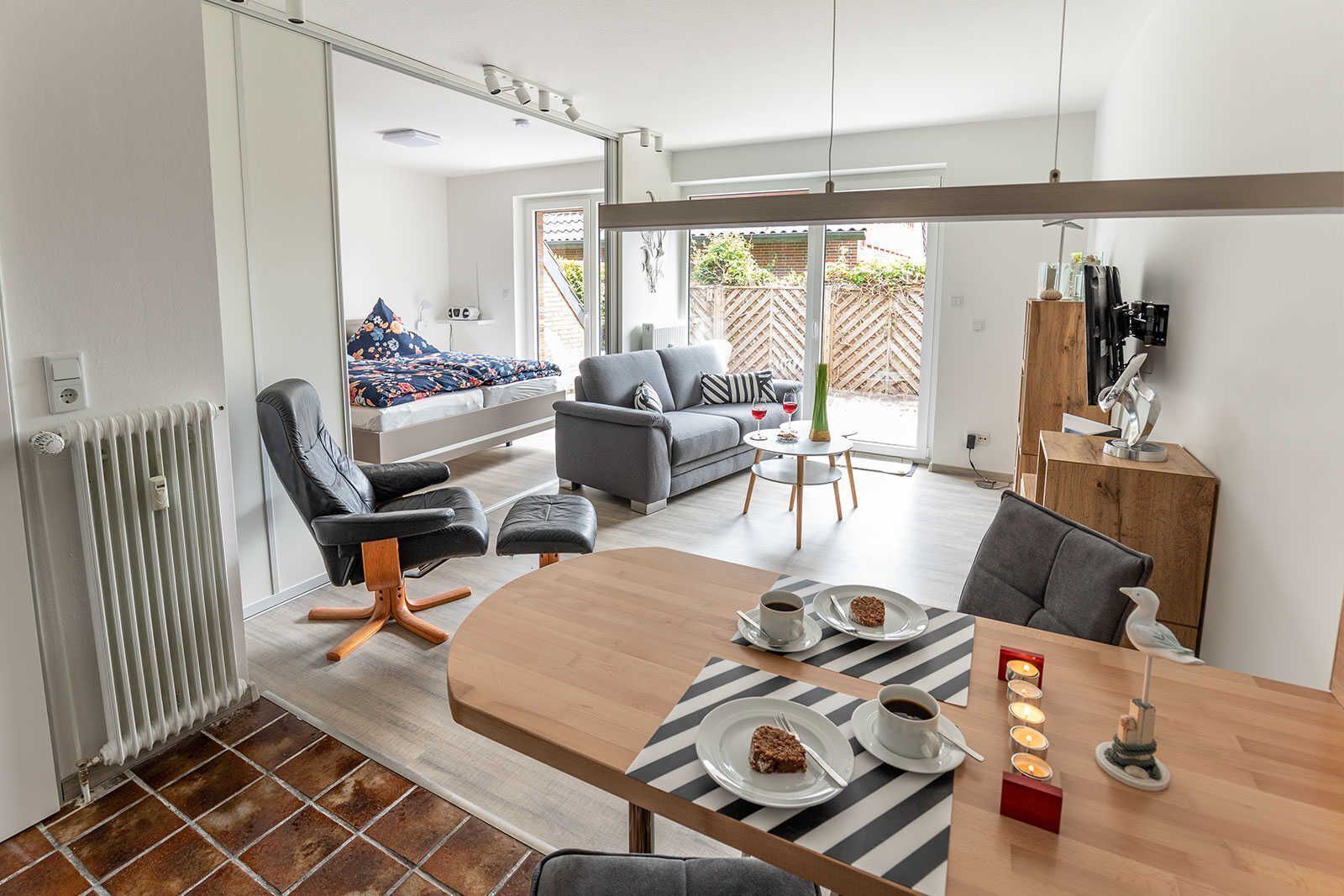 1 bedroom, travel crib, WiFi