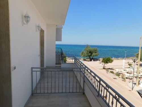 Central Two-room Apartment by the Seaside with Balcony, Sea View & Air Conditioning