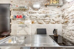 Réfrigérateur, four, plaque de cuisson, lave-vaisselle