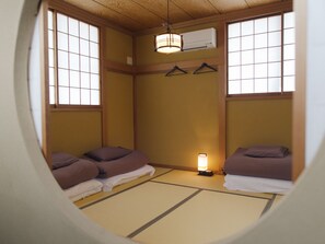 Classic Triple Room | Free WiFi, bed sheets - Kinoya Hostel (Fuji)