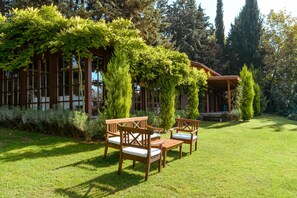 Garden - The Lake House (Orhangazi)