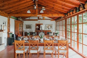 Dagelijks continentaal ontbijt inbegrepen