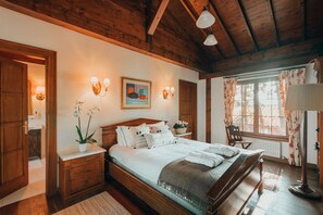 Deluxe Studio Suite | Soundproofing, free WiFi, bed sheets - The Lake House (Orhangazi)