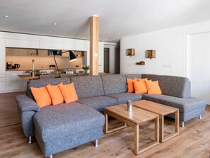 Unclassified image, 4 of 21, button