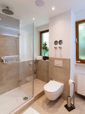 Unclassified image, 5 of 15, button