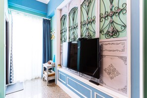 Dreibettzimmer, Balkon | Verdunkelungsvorhänge, kostenloses WLAN, Bettwäsche