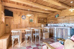 Dining - Holiday Home "Baita Pizabornè" with Mountain View & Garden (Porte di Rendena)