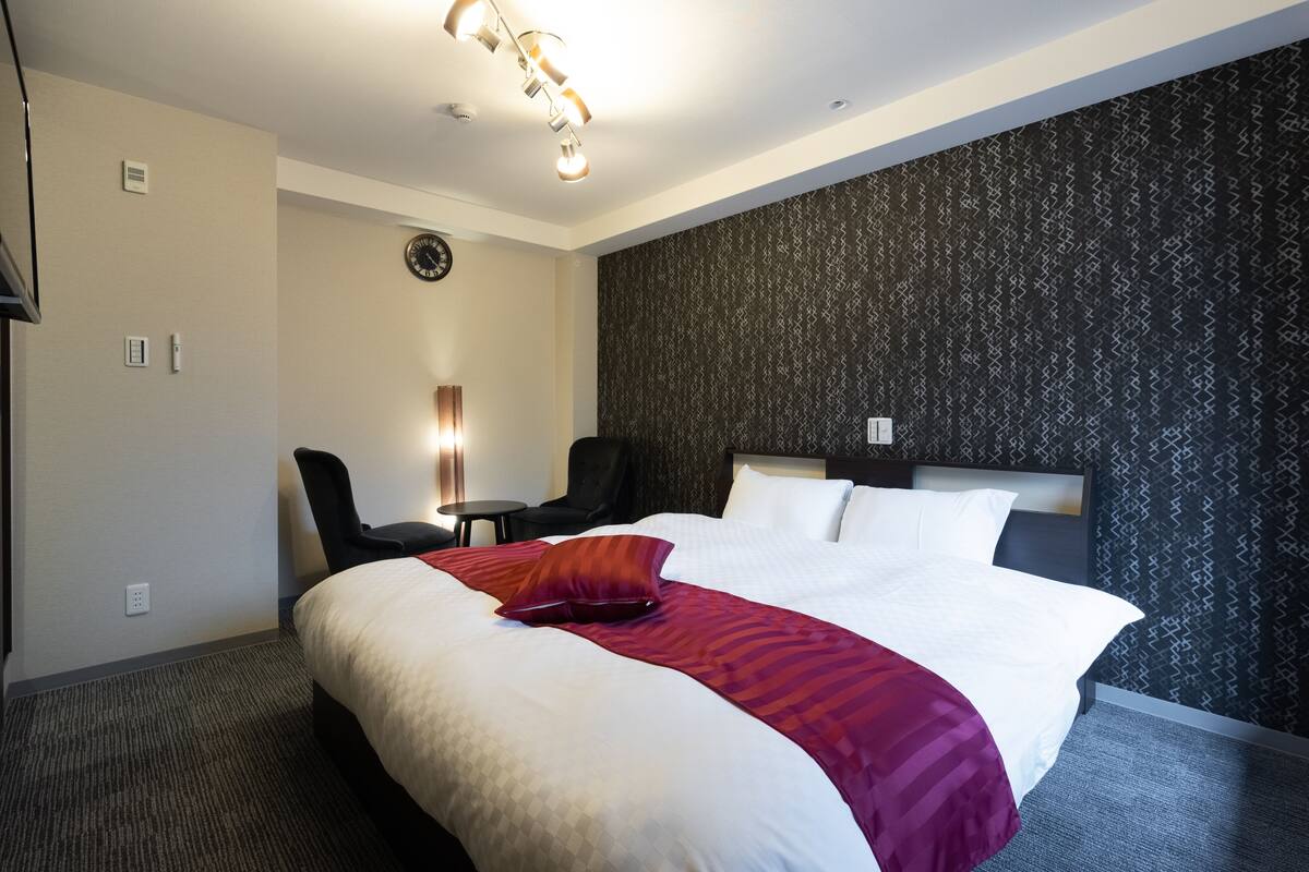 1 bedroom, desk, laptop workspace, free WiFi