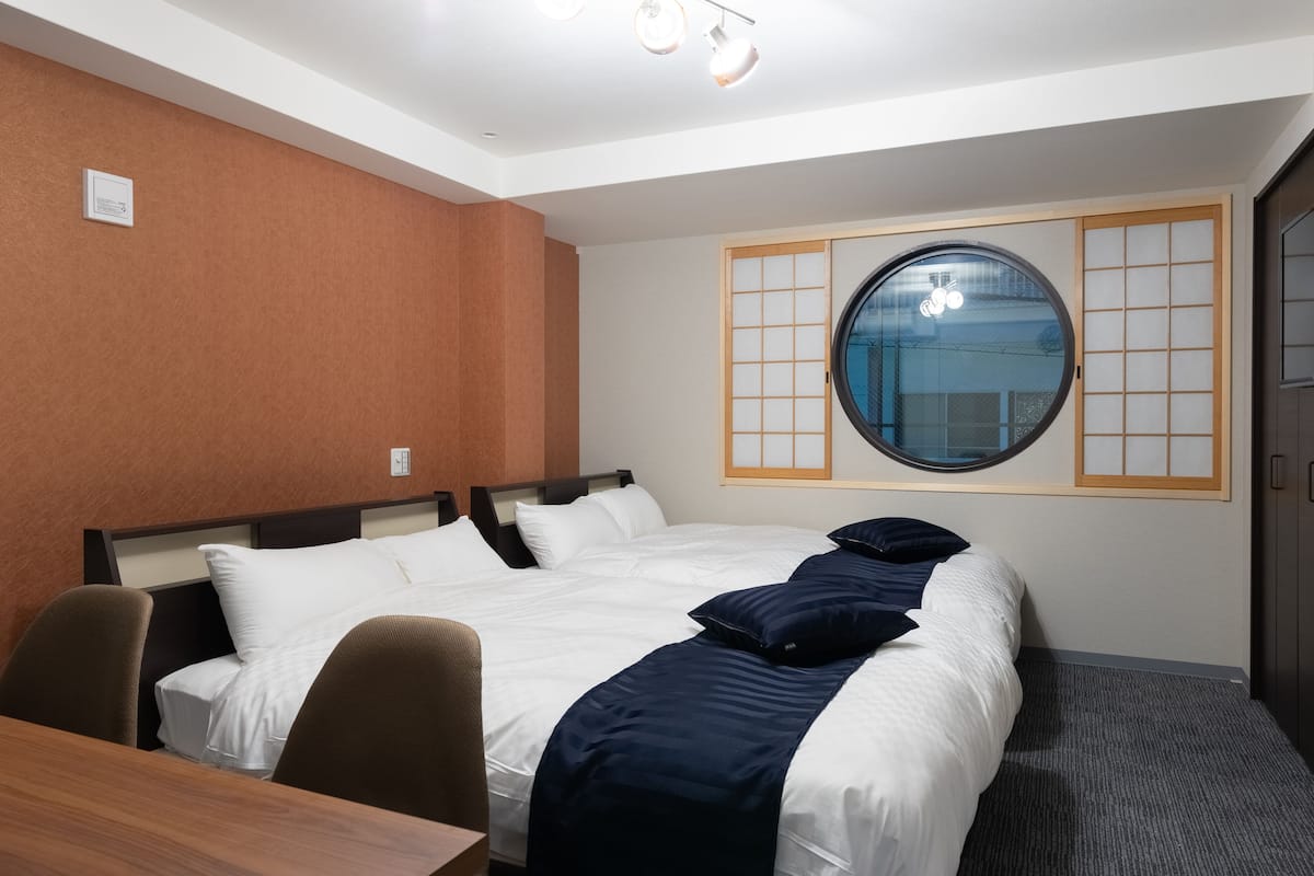 Room (201) | 1 bedroom, desk, laptop workspace, free WiFi