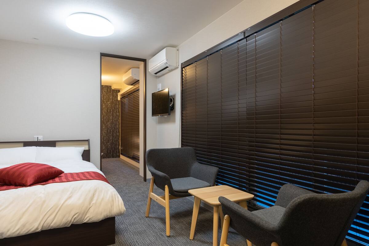 Room (502) | 1 bedroom, desk, laptop workspace, free WiFi