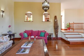 Fernseher, DVD-Player, Stereoanlage