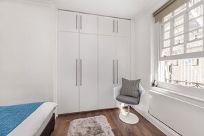 1 bedroom, desk, free WiFi, bed sheets