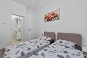 Double Room, Private Bathroom | Soundproofing, free WiFi, bed sheets